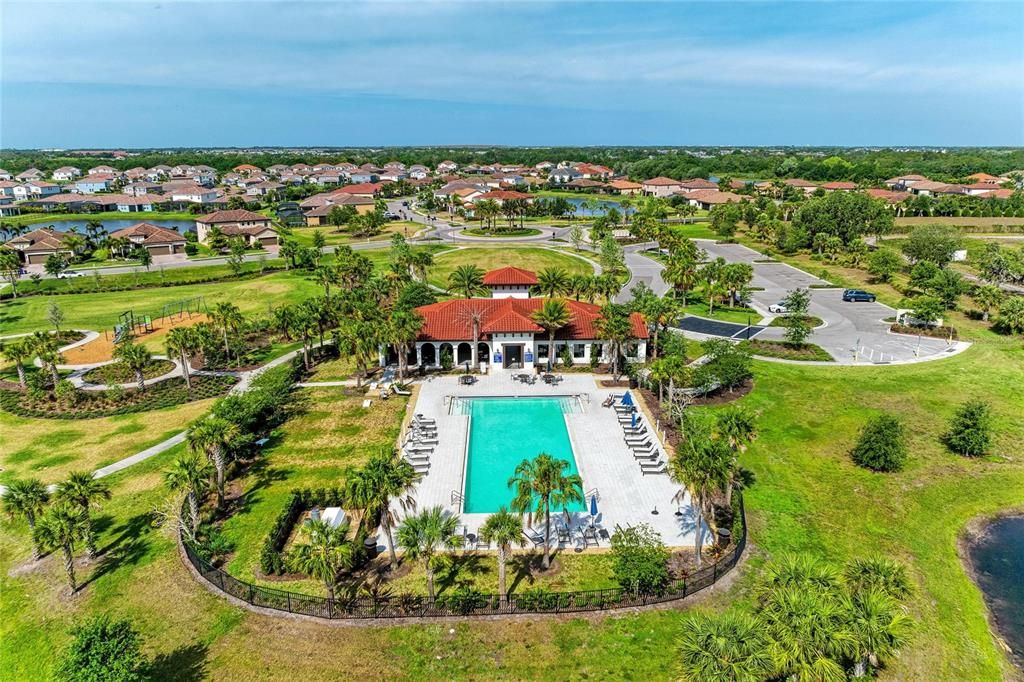 En Venta: $649,300 (4 camas, 3 baños, 2231 Pies cuadrados)