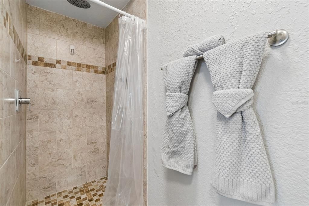 В аренду: $2,950 (3 спален, 2 ванн, 1228 Квадратных фут)