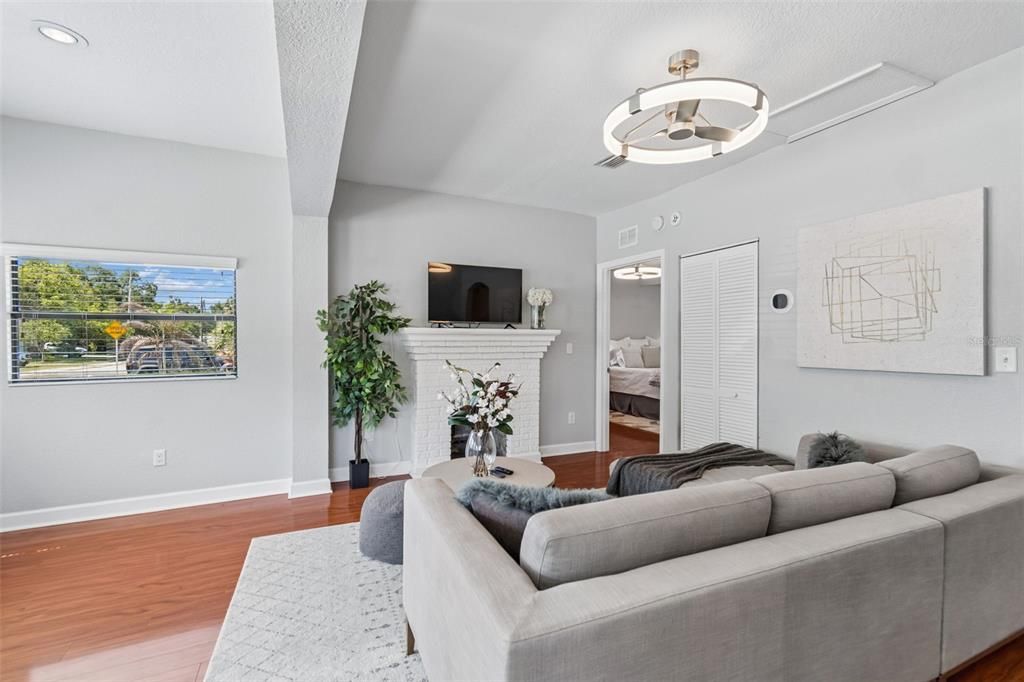 В аренду: $2,950 (3 спален, 2 ванн, 1228 Квадратных фут)