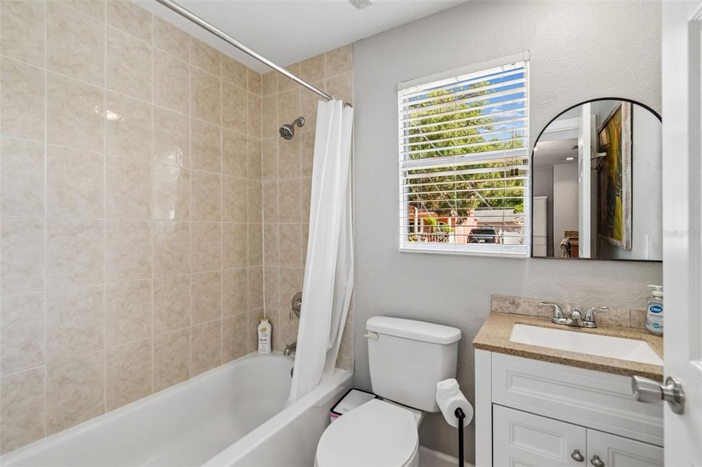 В аренду: $2,950 (3 спален, 2 ванн, 1228 Квадратных фут)