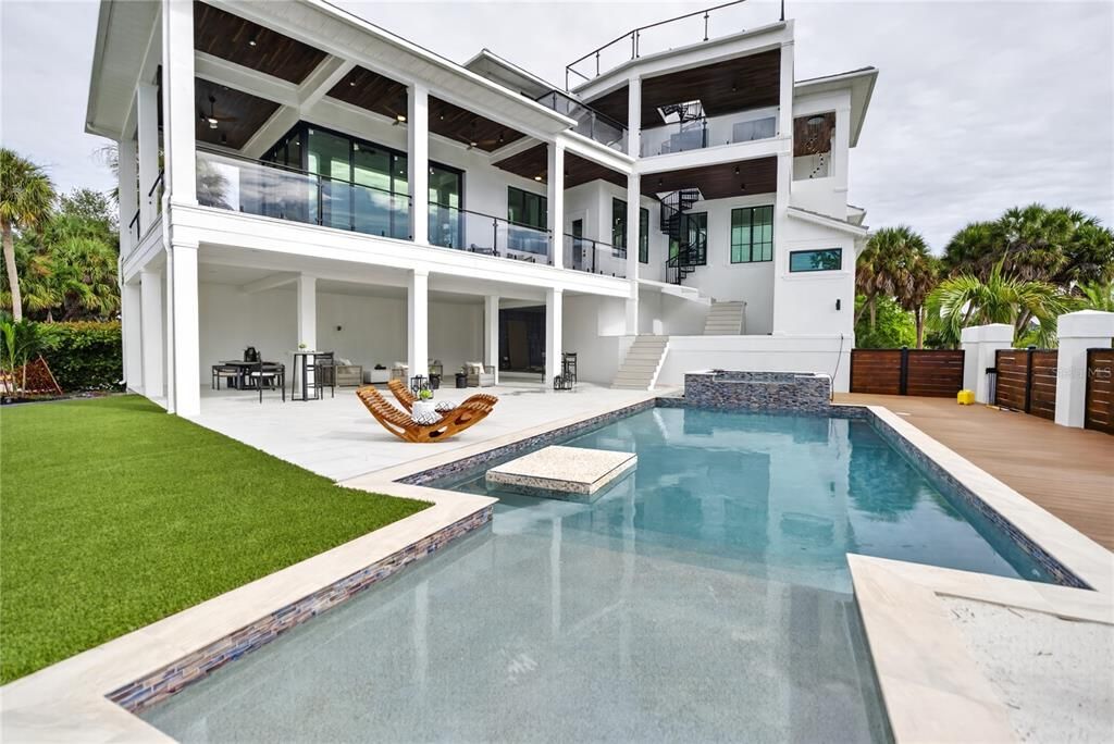 For Sale: $5,690,000 (5 beds, 5 baths, 4195 Square Feet)