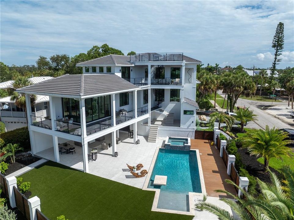 For Sale: $5,690,000 (5 beds, 5 baths, 4195 Square Feet)