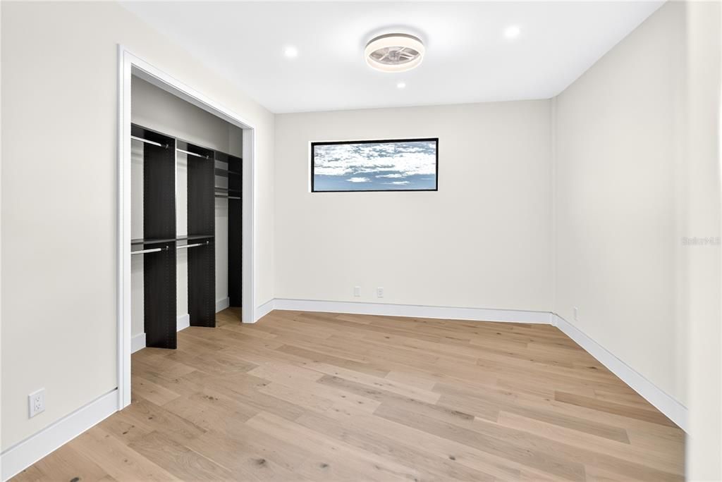 For Sale: $5,690,000 (5 beds, 5 baths, 4195 Square Feet)