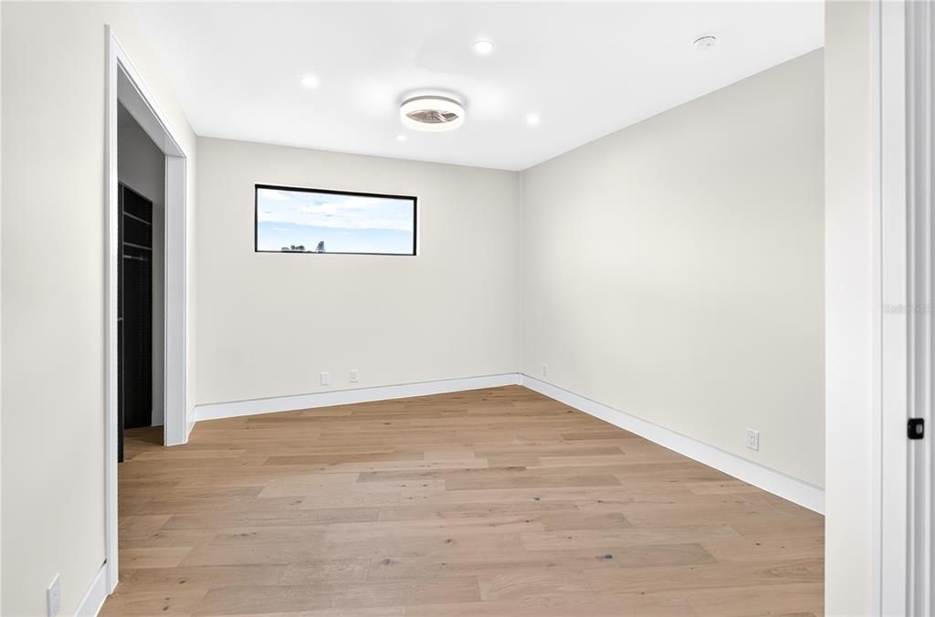 For Sale: $5,690,000 (5 beds, 5 baths, 4195 Square Feet)