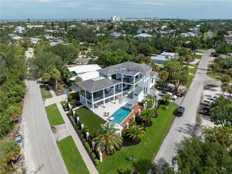 For Sale: $5,690,000 (5 beds, 5 baths, 4195 Square Feet)