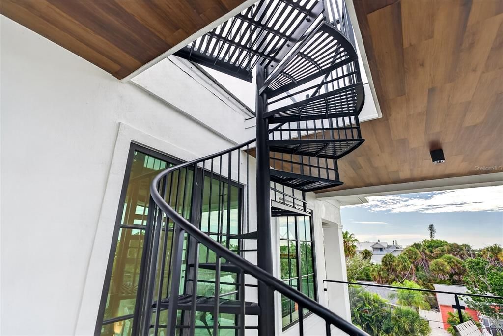 For Sale: $5,690,000 (5 beds, 5 baths, 4195 Square Feet)