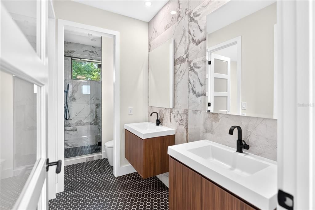 For Sale: $5,690,000 (5 beds, 5 baths, 4195 Square Feet)