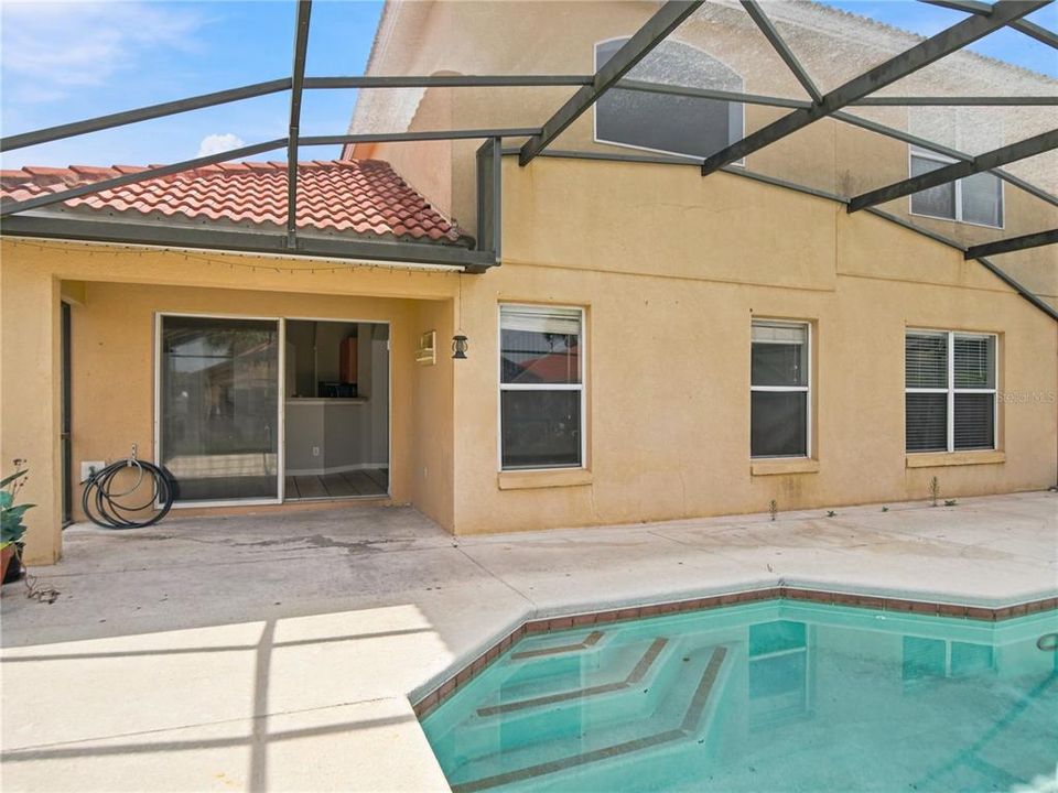 На продажу: $420,000 (5 спален, 3 ванн, 2106 Квадратных фут)