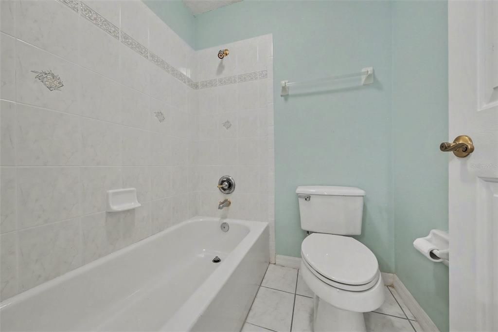 На продажу: $880,000 (3 спален, 2 ванн, 2702 Квадратных фут)