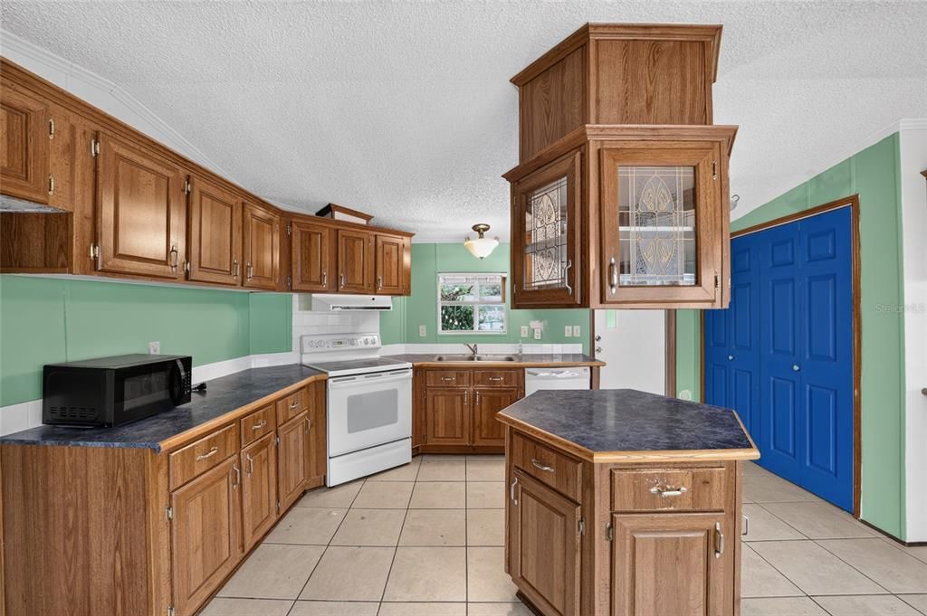En Venta: $135,000 (3 camas, 2 baños, 1216 Pies cuadrados)