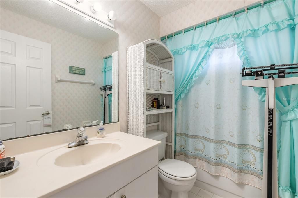 На продажу: $360,000 (3 спален, 2 ванн, 1806 Квадратных фут)