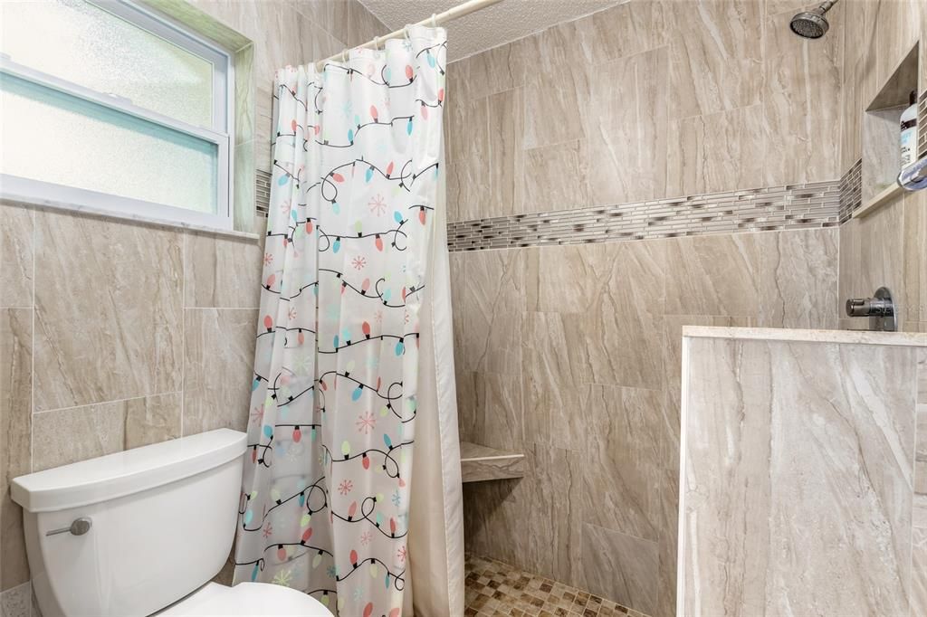 На продажу: $360,000 (3 спален, 2 ванн, 1806 Квадратных фут)