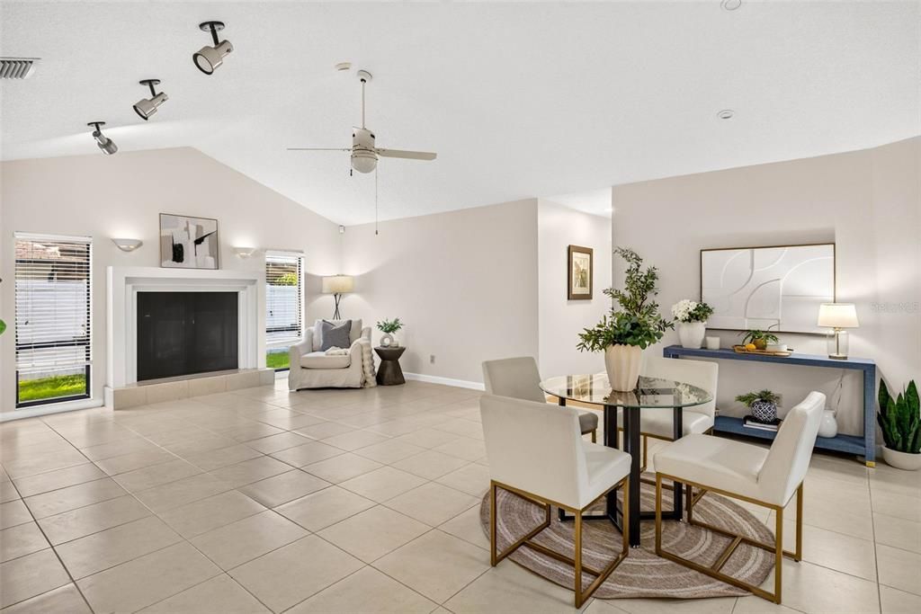 En Venta: $540,000 (4 camas, 2 baños, 2220 Pies cuadrados)