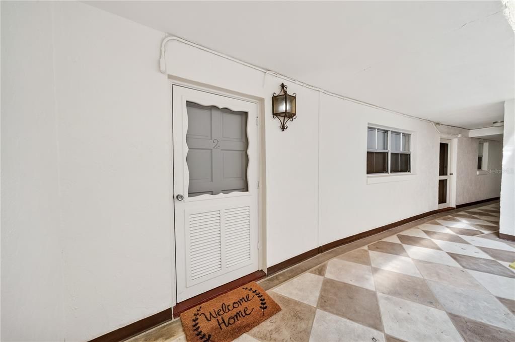 For Sale: $184,900 (1 beds, 1 baths, 585 Square Feet)