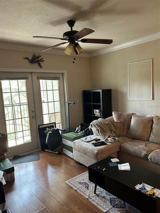 For Rent: $1,550 (1 beds, 1 baths, 744 Square Feet)