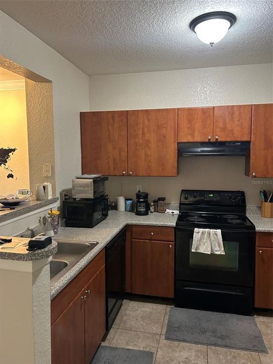 For Rent: $1,550 (1 beds, 1 baths, 744 Square Feet)