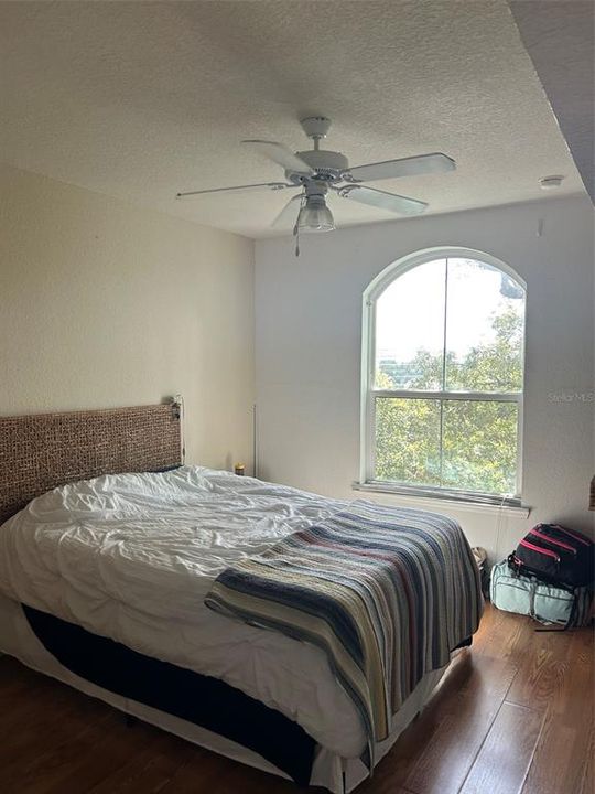 For Rent: $1,550 (1 beds, 1 baths, 744 Square Feet)