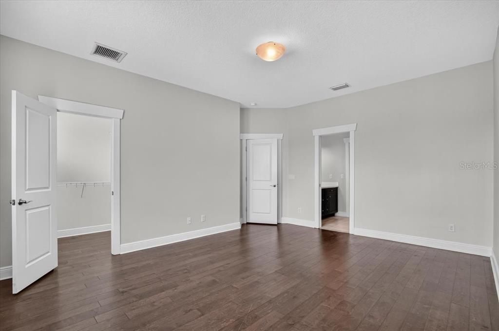 For Sale: $1,399,000 (4 beds, 4 baths, 3186 Square Feet)