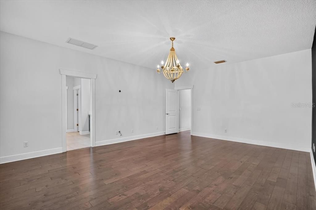 For Sale: $1,399,000 (4 beds, 4 baths, 3186 Square Feet)