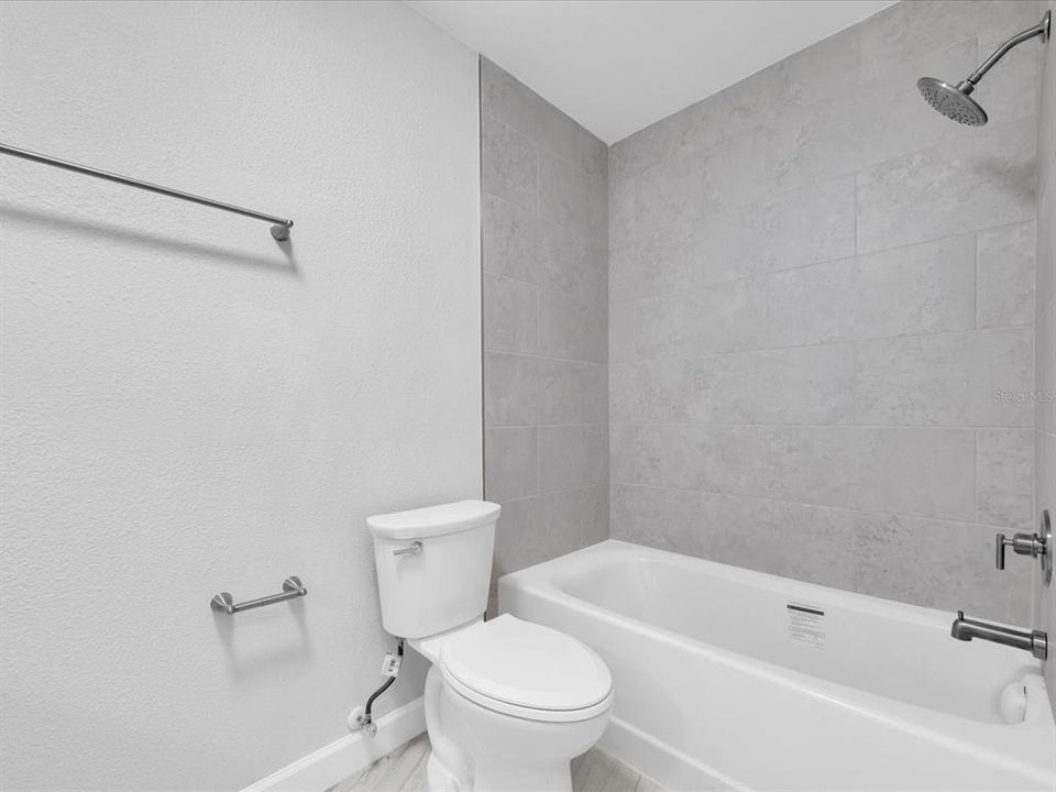 На продажу: $425,000 (2 спален, 2 ванн, 1400 Квадратных фут)