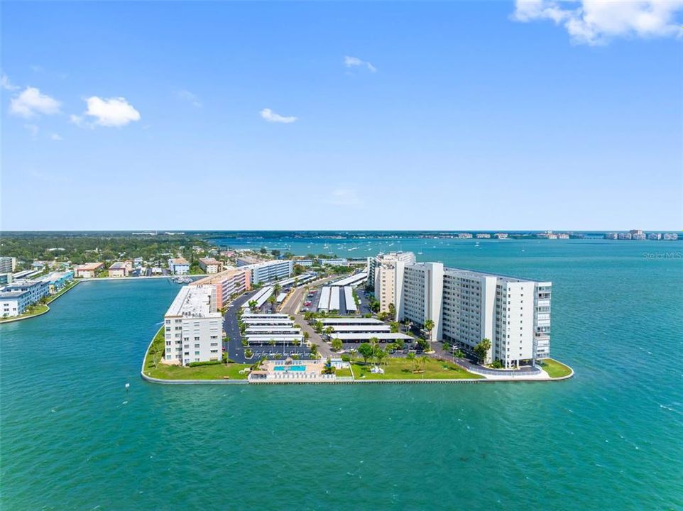 En Venta: $349,900 (2 camas, 2 baños, 1250 Pies cuadrados)