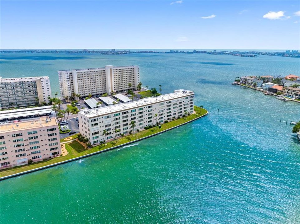 En Venta: $349,900 (2 camas, 2 baños, 1250 Pies cuadrados)