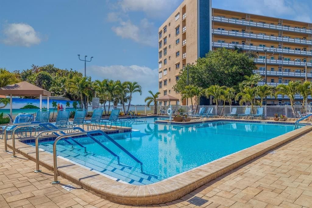 En Venta: $349,900 (2 camas, 2 baños, 1250 Pies cuadrados)