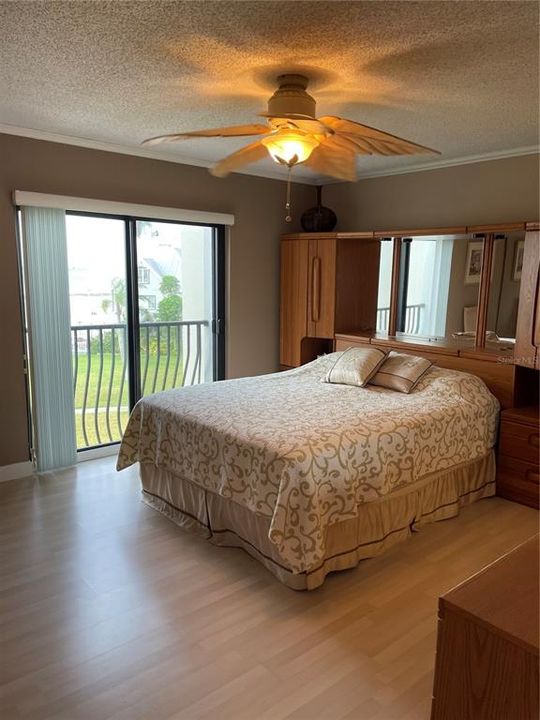 For Rent: $3,300 (2 beds, 2 baths, 1007 Square Feet)