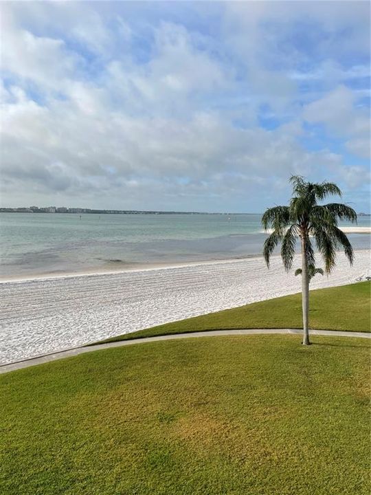For Rent: $3,300 (2 beds, 2 baths, 1007 Square Feet)