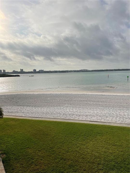 For Rent: $3,300 (2 beds, 2 baths, 1007 Square Feet)