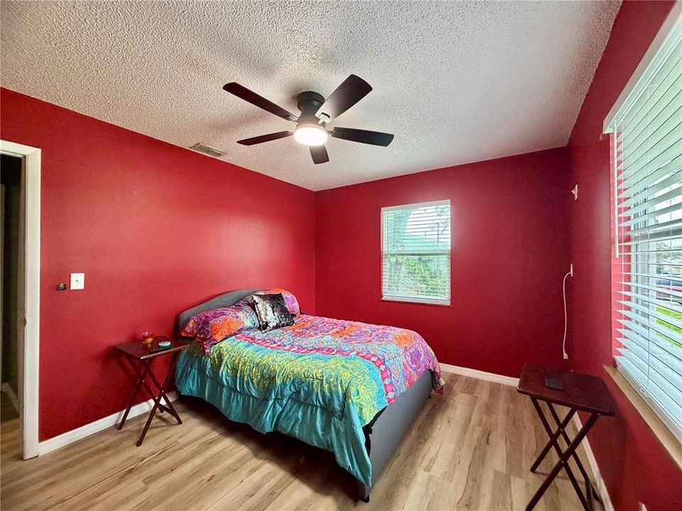 For Sale: $230,000 (2 beds, 2 baths, 1008 Square Feet)