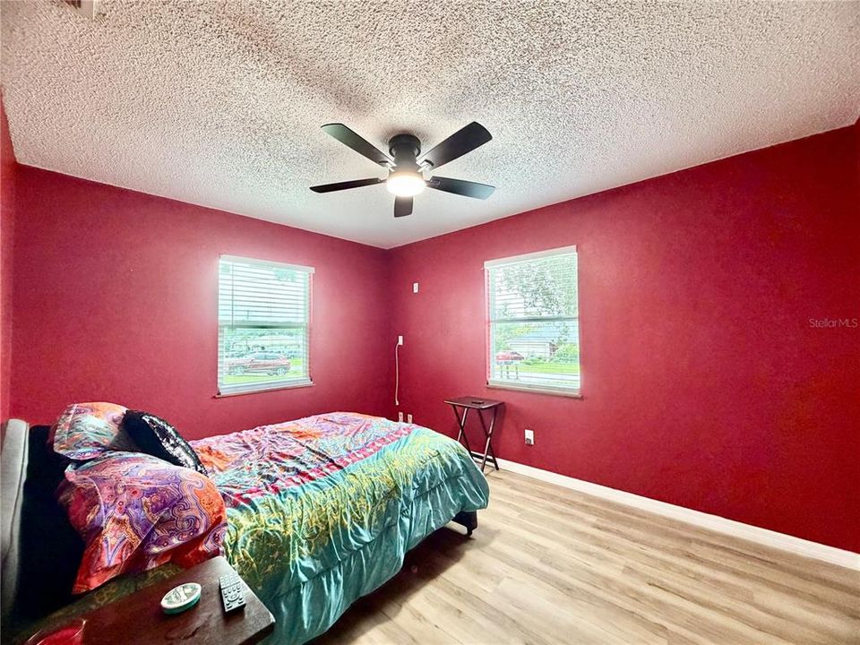 For Sale: $230,000 (2 beds, 2 baths, 1008 Square Feet)