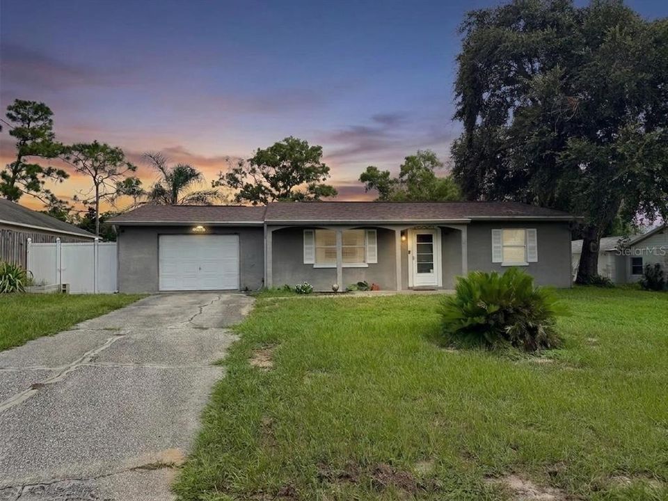 For Sale: $230,000 (2 beds, 2 baths, 1008 Square Feet)