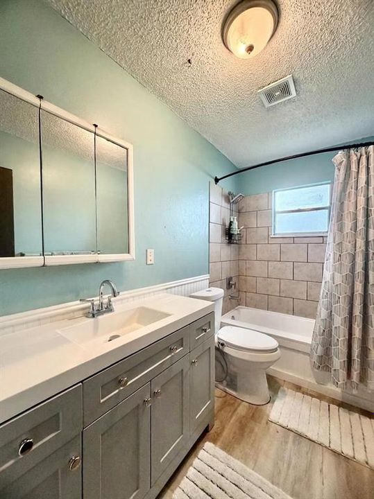 For Sale: $230,000 (2 beds, 2 baths, 1008 Square Feet)