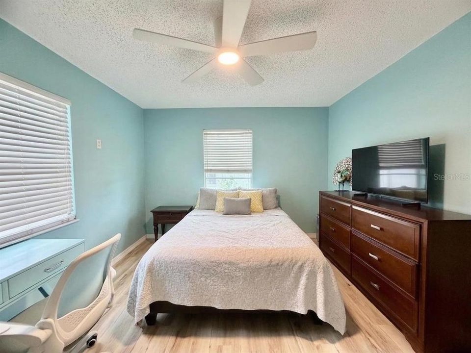 For Sale: $230,000 (2 beds, 2 baths, 1008 Square Feet)