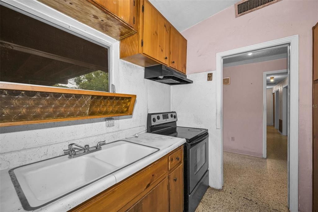 En Venta: $300,000 (4 camas, 2 baños, 1797 Pies cuadrados)