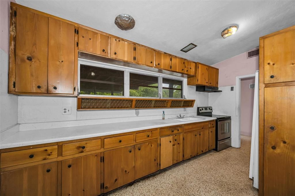 En Venta: $300,000 (4 camas, 2 baños, 1797 Pies cuadrados)
