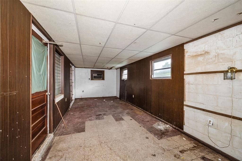 En Venta: $300,000 (4 camas, 2 baños, 1797 Pies cuadrados)