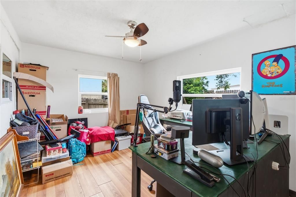 For Sale: $219,990 (2 beds, 1 baths, 1050 Square Feet)