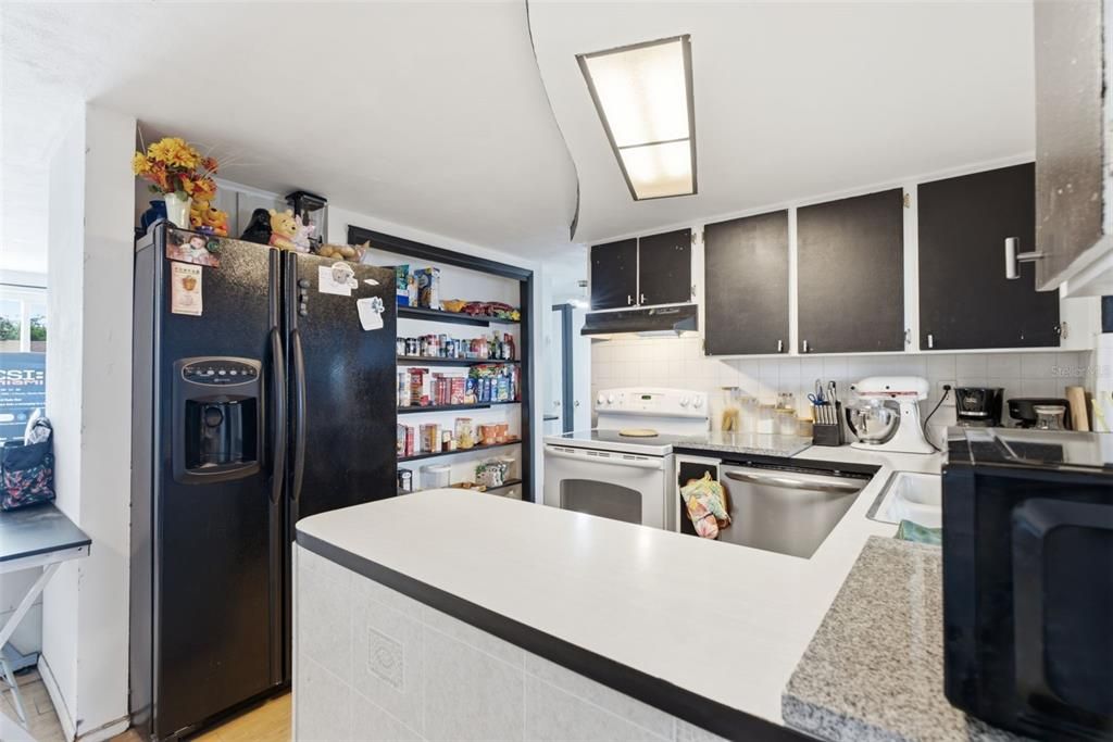 For Sale: $219,990 (2 beds, 1 baths, 1050 Square Feet)