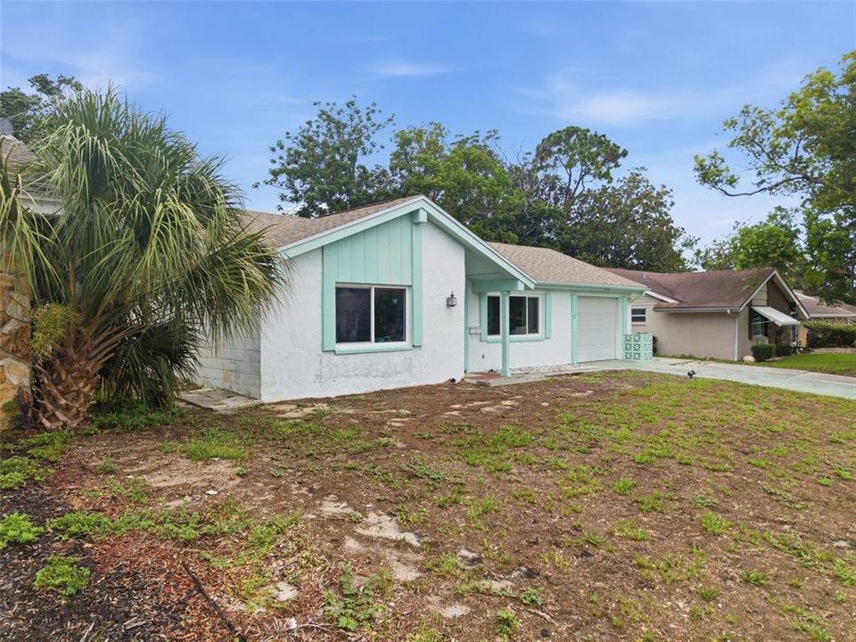 For Sale: $219,990 (2 beds, 1 baths, 1050 Square Feet)