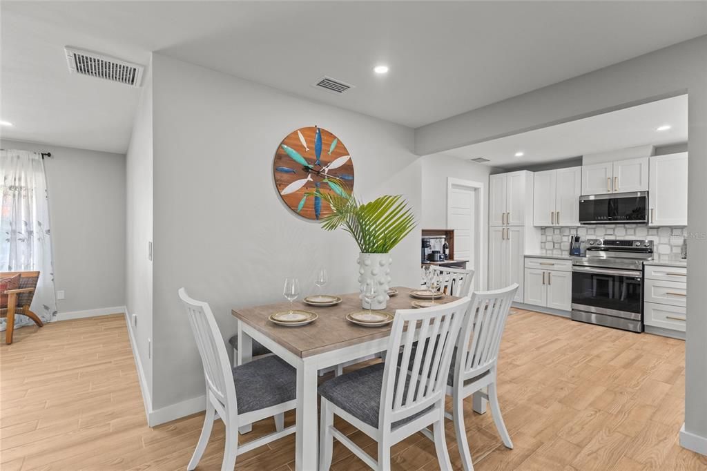 En Venta: $474,900 (3 camas, 2 baños, 1429 Pies cuadrados)
