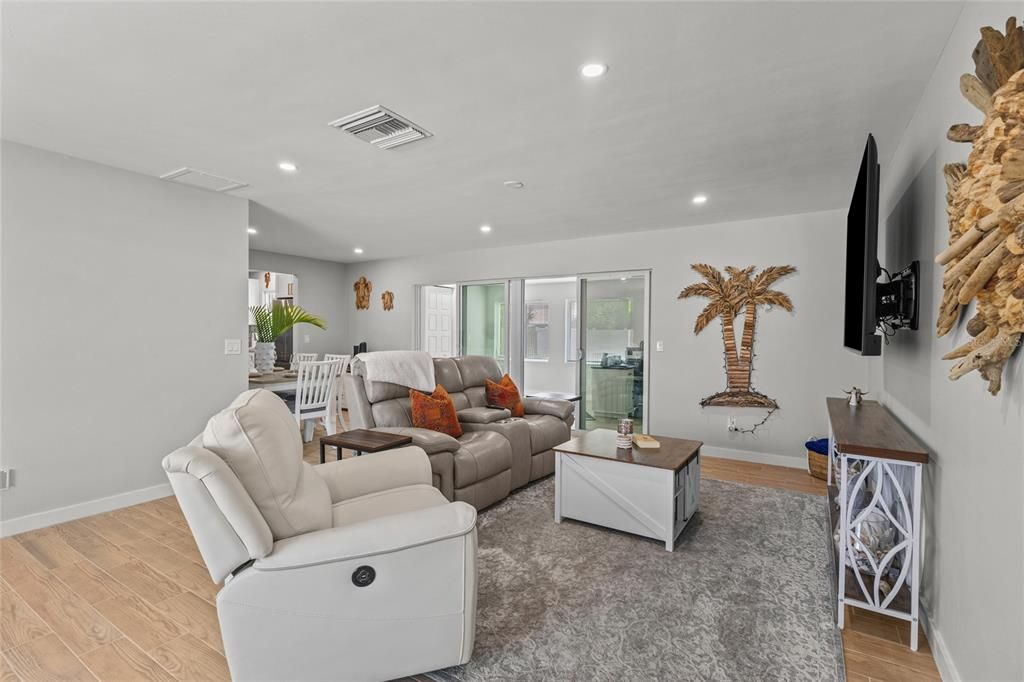 En Venta: $474,900 (3 camas, 2 baños, 1429 Pies cuadrados)