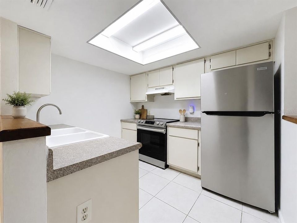 En Venta: $148,500 (2 camas, 2 baños, 975 Pies cuadrados)