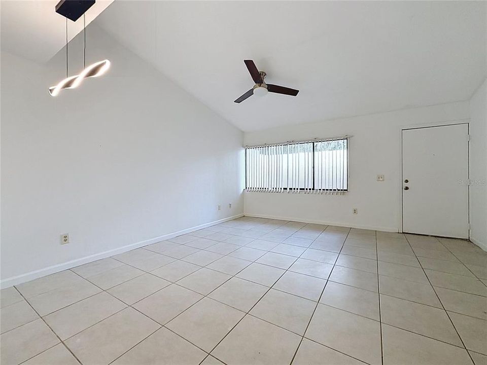 En Venta: $148,500 (2 camas, 2 baños, 975 Pies cuadrados)