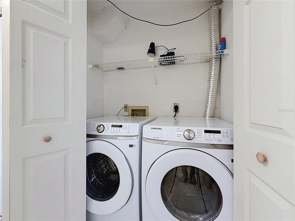 En Venta: $148,500 (2 camas, 2 baños, 975 Pies cuadrados)