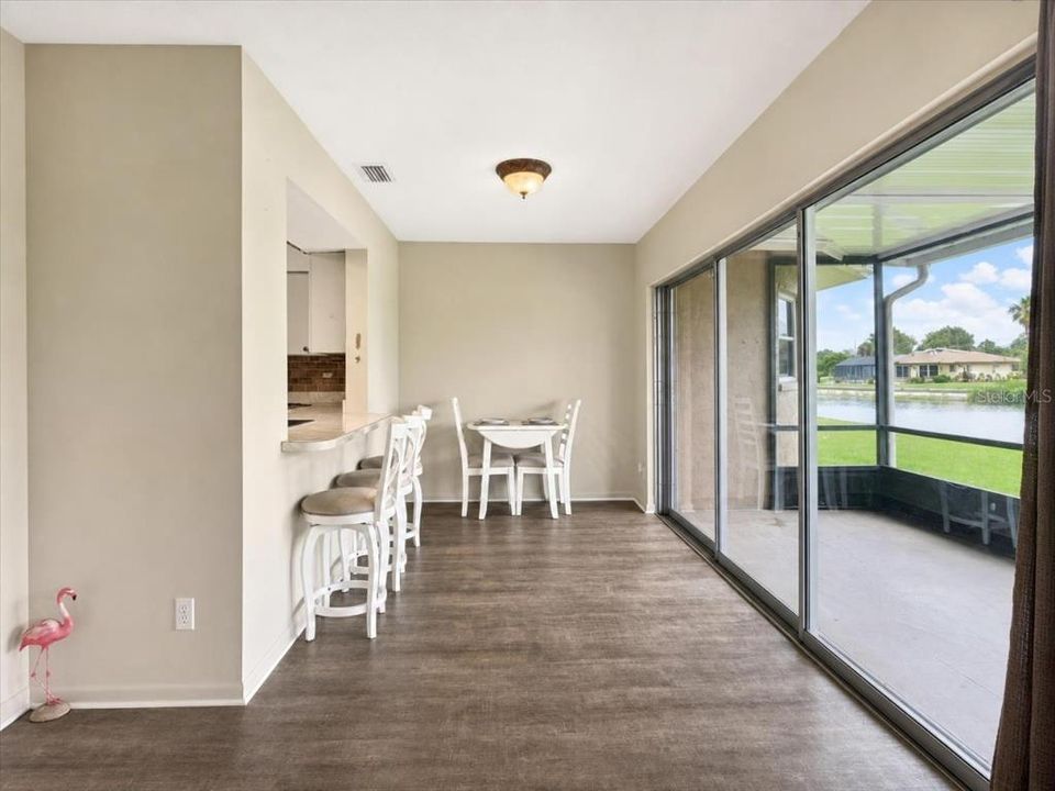 En Venta: $400,000 (3 camas, 3 baños, 1949 Pies cuadrados)