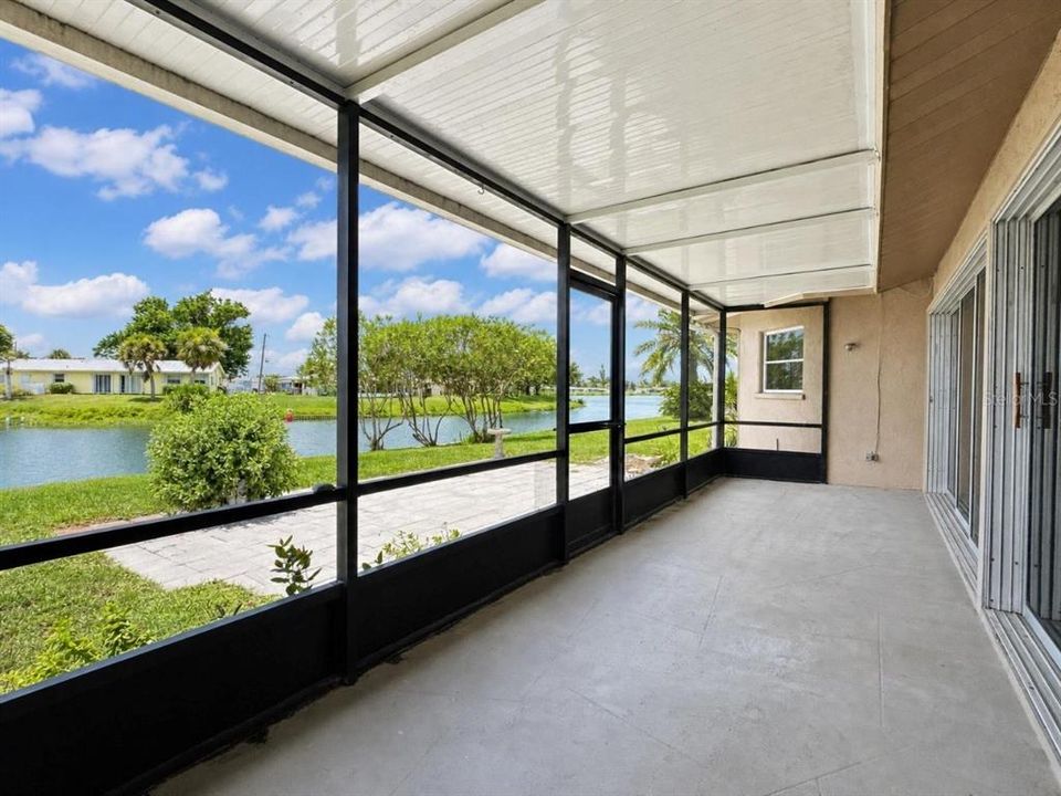 En Venta: $400,000 (3 camas, 3 baños, 1949 Pies cuadrados)