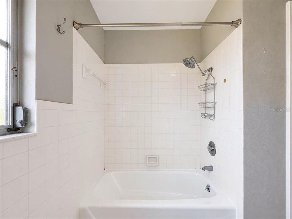 En Venta: $400,000 (3 camas, 3 baños, 1949 Pies cuadrados)