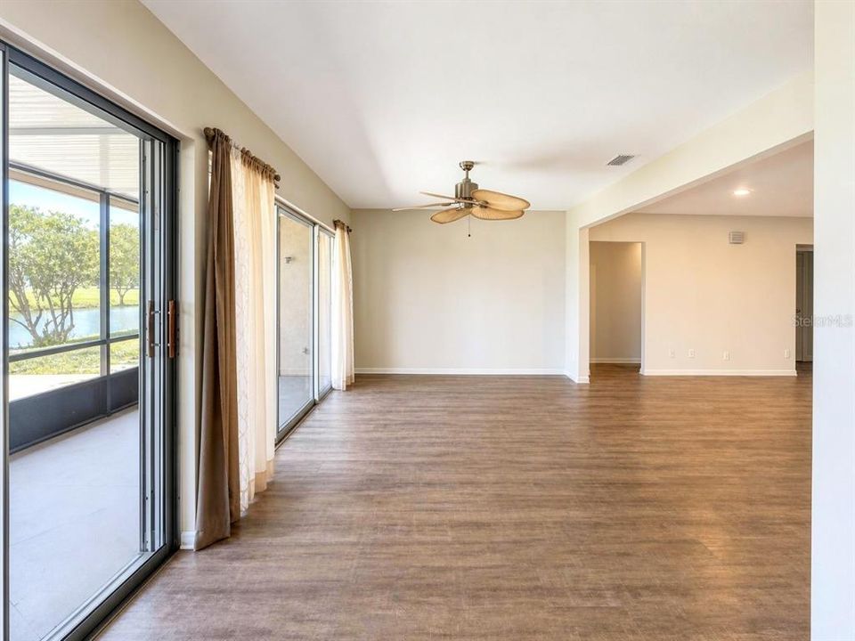 En Venta: $400,000 (3 camas, 3 baños, 1949 Pies cuadrados)